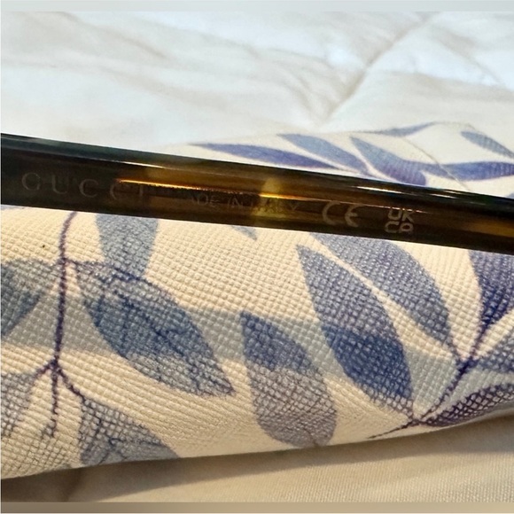 Gucci oversized Tortoise Shell Sunglasses - Picture 5 of 6